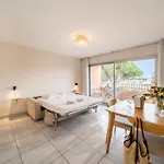 Hello Cote D'azur - Spacious With Balcony Close To The Sea, Pool, Tennis Court, Air Conditioned * Golfe-Juan
